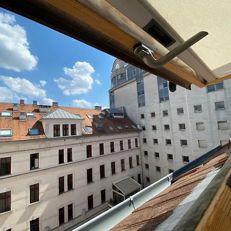 Downtown Gozsdu Vibe Budapest